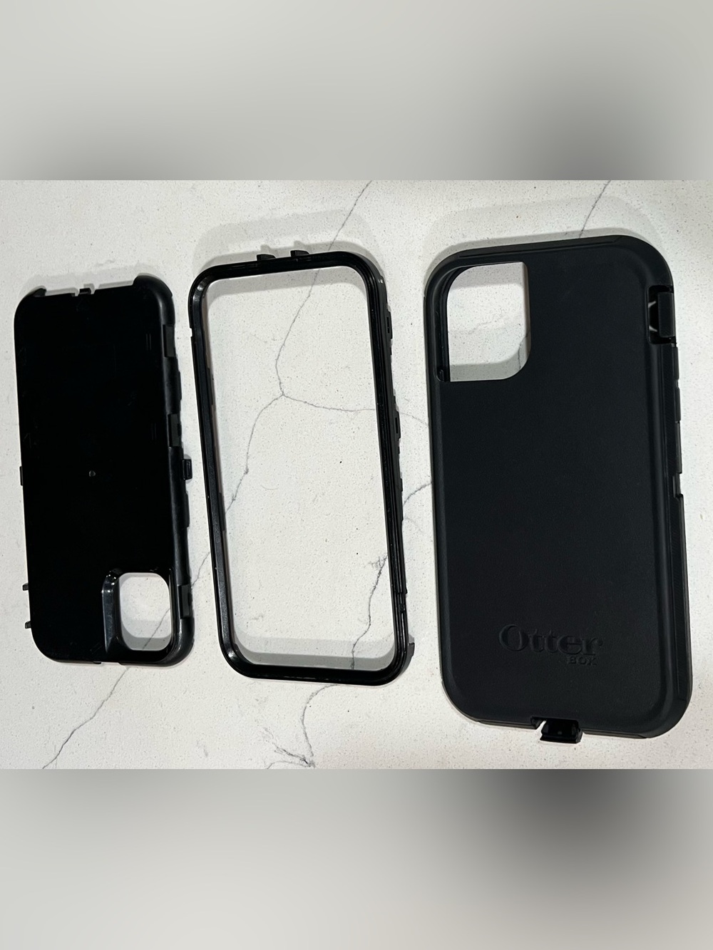 OtterBox iPhone 11 - Picture 15 of 15